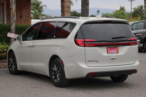 2021 Chrysler Pacifica Touring