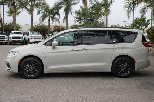 2021 Chrysler Pacifica Touring
