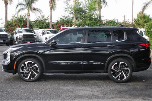 2022 Mitsubishi Outlander SE