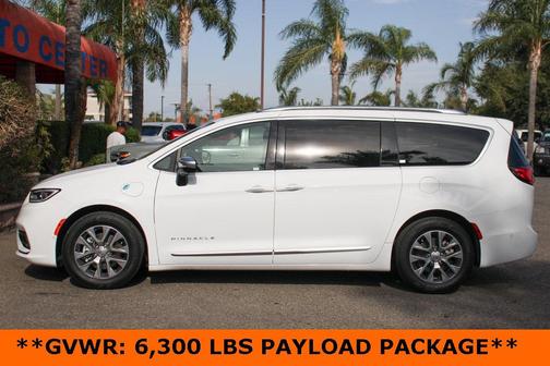 2023 Chrysler Pacifica L