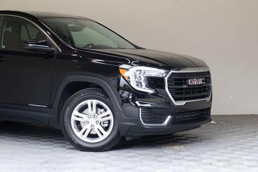 Ebony Twilight Metallic 2022 GMC Terrain SLE