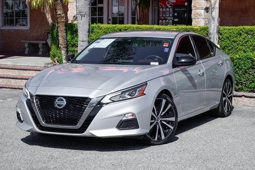 2020 Nissan Altima SR FWD