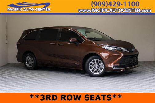 2021 Toyota Sienna XLE 8 Passenger
