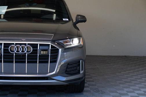 2024 Audi Q7 45 Premium