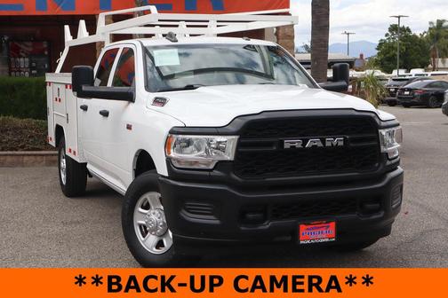 Bright White Clearcoat 2022 RAM 2500 Tradesman Crew Cab 4x2 8' Box