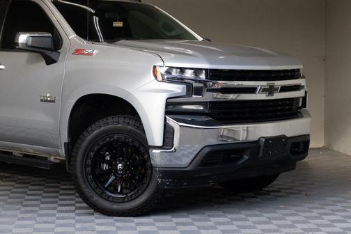 Silver Ice Metallic 2019 Chevrolet Silverado 1500 LT