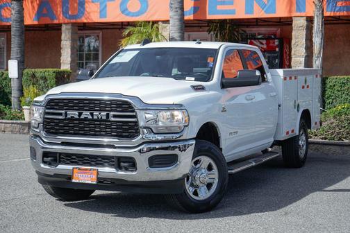 2022 RAM 3500 Big Horn Crew Cab 4x4 8' Box