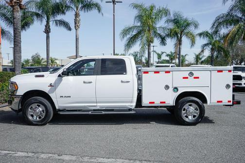 2022 RAM 3500 Big Horn Crew Cab 4x4 8' Box