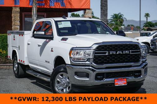 2022 RAM 3500 Big Horn Crew Cab 4x4 8' Box