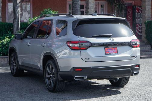 Lunar Silver Metallic 2023 Honda Pilot AWD Sport