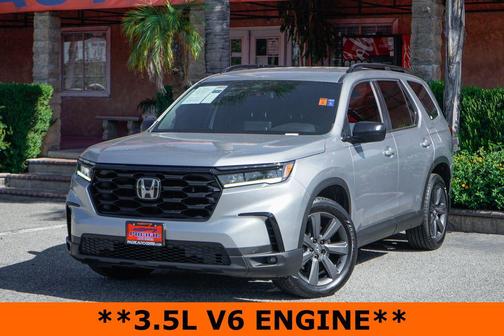 Lunar Silver Metallic 2023 Honda Pilot AWD Sport