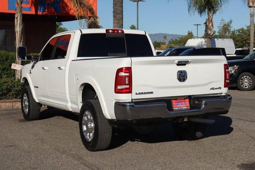 2020 RAM 2500 Laramie Crew Cab 4X4 6'4' Box