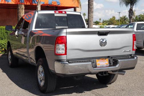 2022 RAM 2500 Tradesman Crew Cab 4x4 6'4' Box