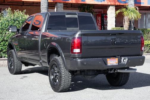 2017 RAM 2500 Laramie Crew Cab 4x4 6'4' Box