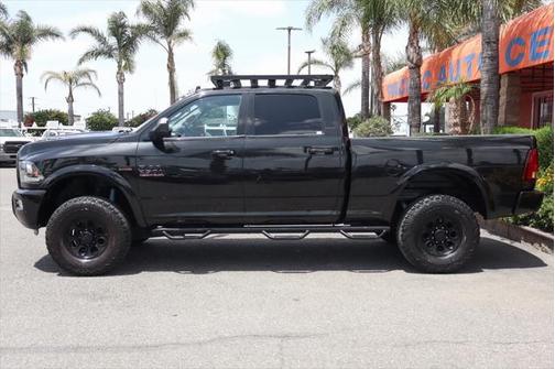 2018 RAM 2500 Laramie Crew Cab 4x4 6'4' Box