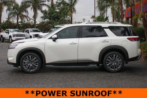 2024 Nissan Pathfinder SL FWD