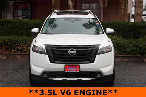 2024 Nissan Pathfinder SL FWD