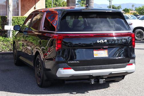 2025 Kia Carnival LXS