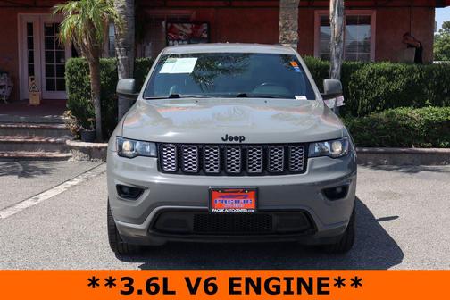 Sting-Gray Clearcoat 2021 Jeep Grand Cherokee Laredo
