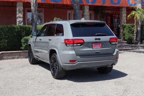 Sting-Gray Clearcoat 2021 Jeep Grand Cherokee Laredo