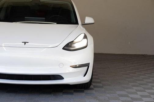 2019 Tesla Model 3 Mid Range