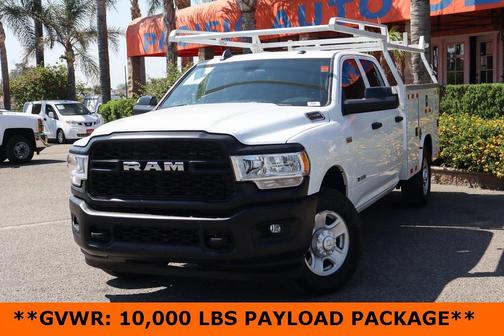 2022 RAM 2500 Tradesman Crew Cab 4x2 8' Box