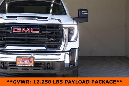 2025 GMC Sierra 3500 Base
