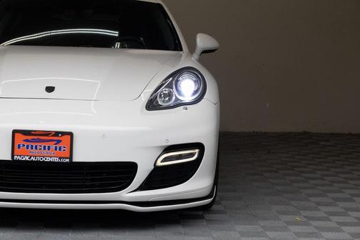 2011 Porsche Panamera 4