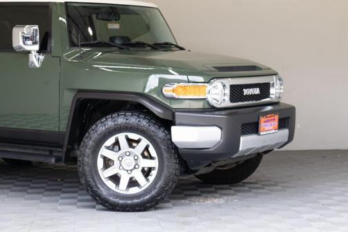 2014 Toyota FJ Cruiser Base