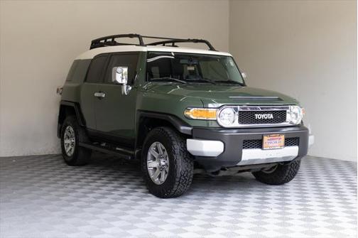 2014 Toyota FJ Cruiser Base