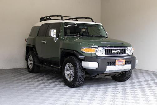 2014 Toyota FJ Cruiser Base