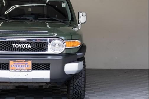 2014 Toyota FJ Cruiser Base