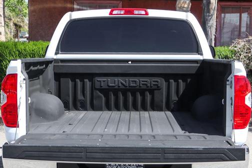 Super White 2016 Toyota Tundra SR5