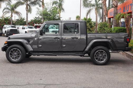2023 Jeep Gladiator Overland