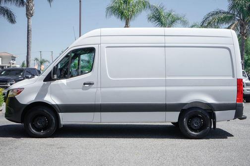 2022 Mercedes-Benz Sprinter 2500 Standard Roof