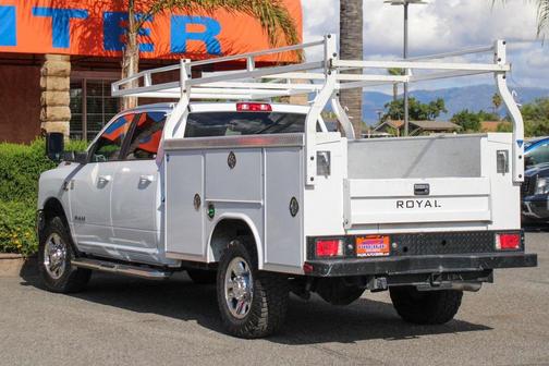 2022 RAM 3500 Big Horn Crew Cab 4x4 8' Box