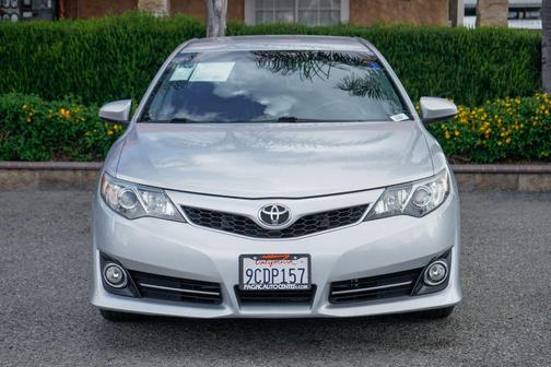 Classic Silver Metallic 2012 Toyota Camry SE