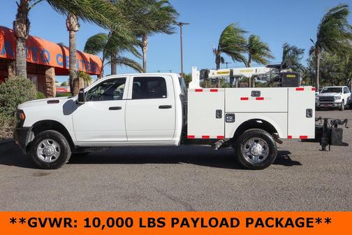 2023 RAM 2500 Tradesman Crew Cab 4x4 8' Box