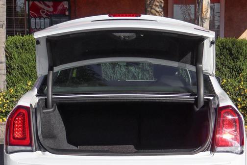 2022 Chrysler 300 Touring