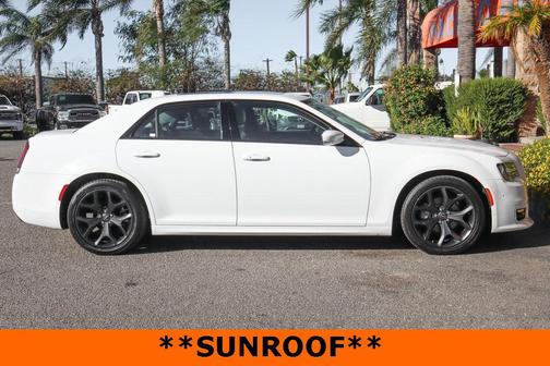 2022 Chrysler 300 Touring