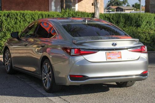 2019 Lexus ES 300h Base