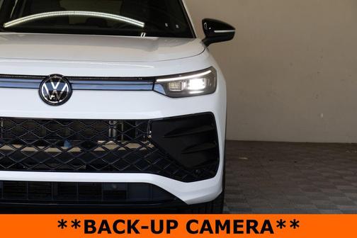 Opal White Pearl 2025 Volkswagen Tiguan 2.0T SE R-Line Black 4MOTION