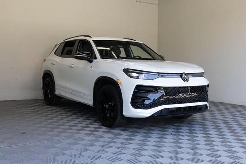 Opal White Pearl 2025 Volkswagen Tiguan 2.0T SE R-Line Black 4MOTION