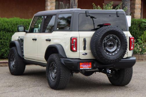 Desert Sand 2022 Ford Bronco Everglades