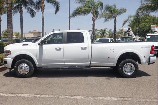2020 RAM 3500 Laramie Crew Cab 4x4 8' Box