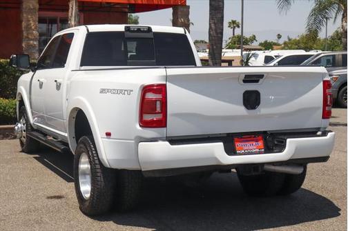 2020 RAM 3500 Laramie Crew Cab 4x4 8' Box