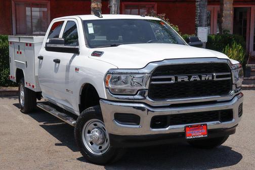 2022 RAM 2500 Tradesman Crew Cab 4x4 8' Box