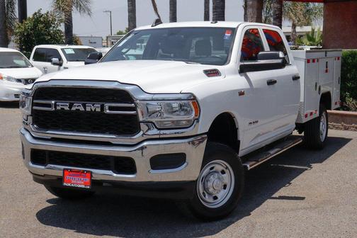 2022 RAM 2500 Tradesman Crew Cab 4x4 8' Box