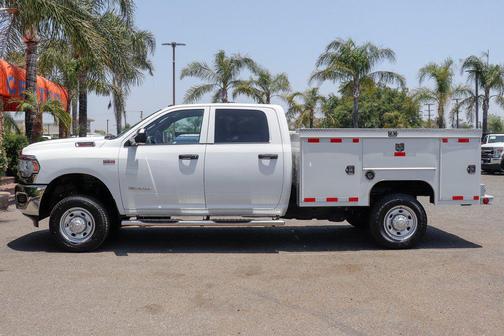 2022 RAM 2500 Tradesman Crew Cab 4x4 8' Box
