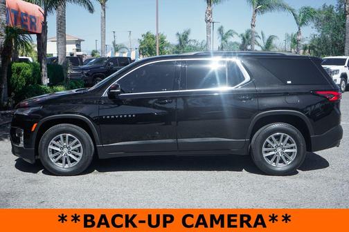 Mosaic Black Metallic 2023 Chevrolet Traverse LT Cloth